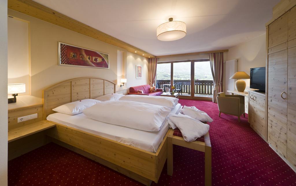Hotel Waldhof 佩尔卡 外观 照片
