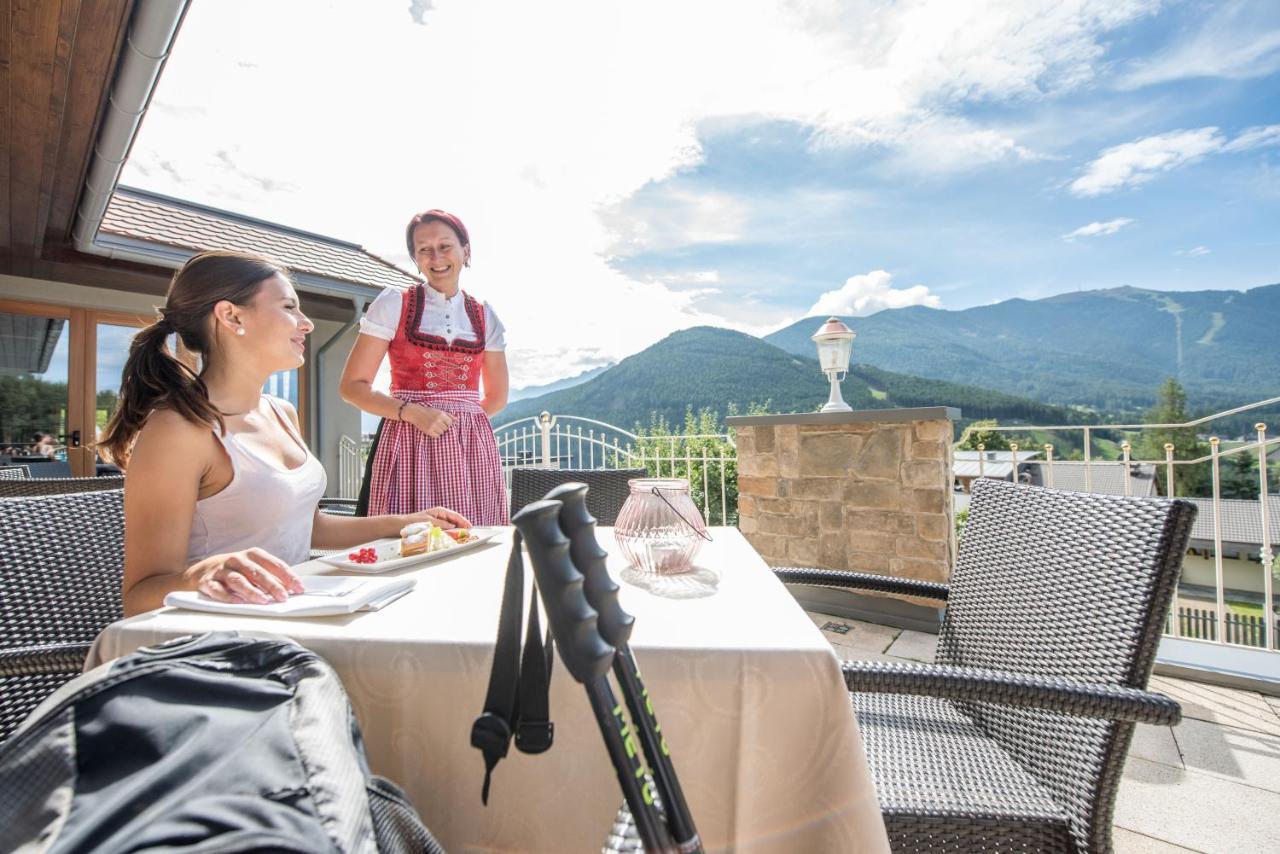 Hotel Waldhof 佩尔卡 外观 照片